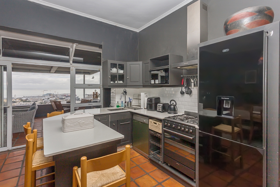 3 Bedroom Property for Sale in Green Point Western Cape